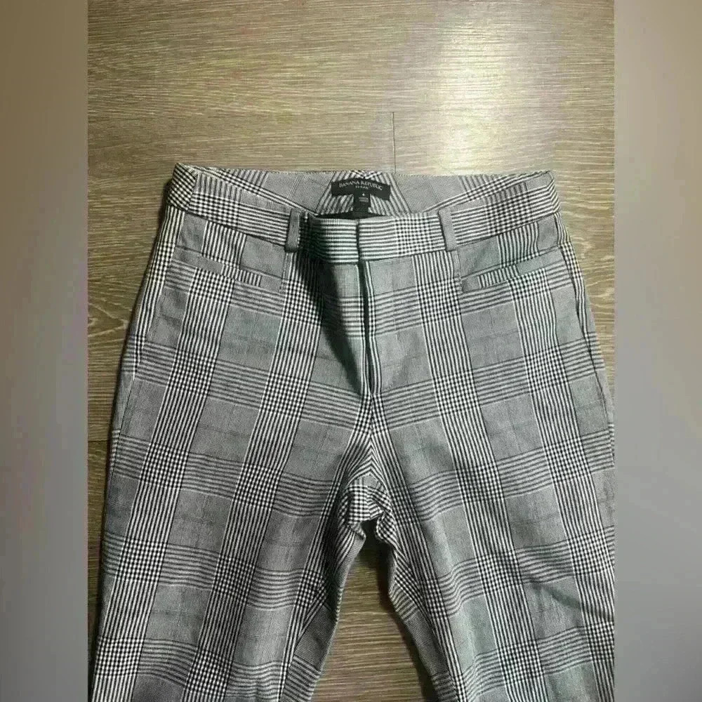 Banana republic capri pants - Picture 2 of 4